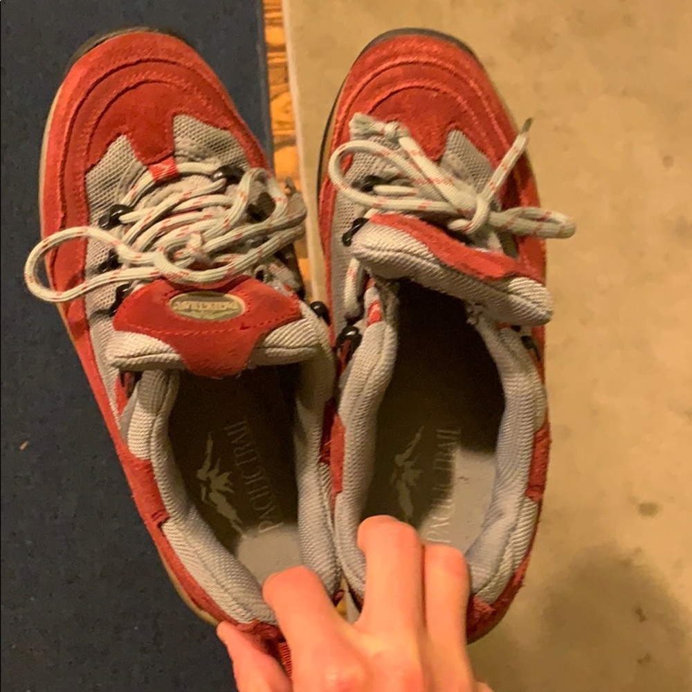 hiking boots - Picture 2 of 3